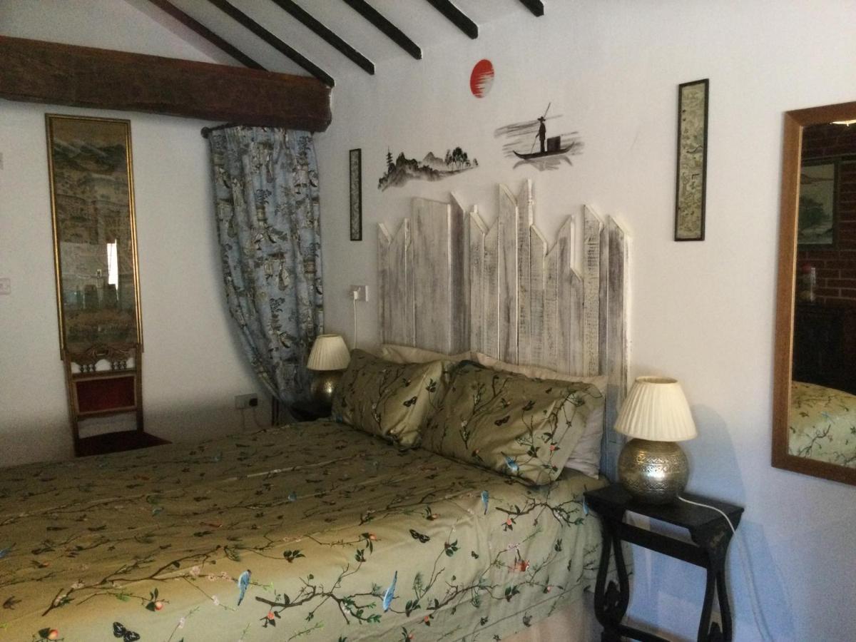 The Garth Guest Suite Studio Cottage Лінґфілд Екстер'єр фото